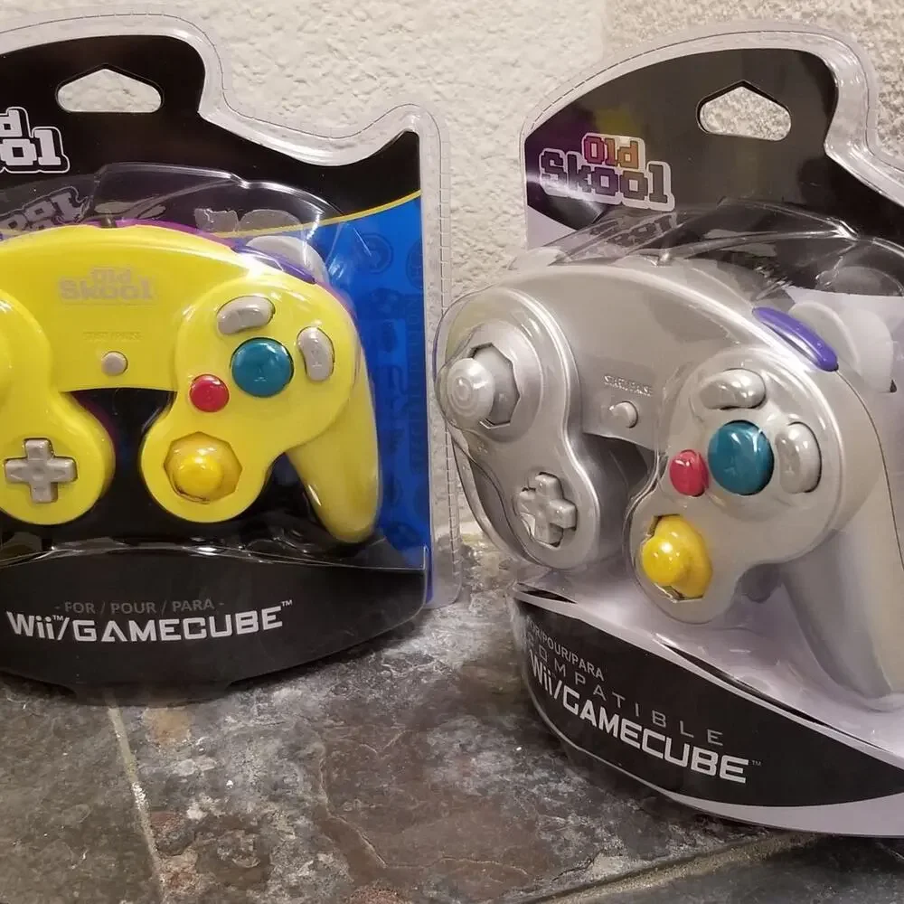 2 Gamecube Controllers - Yellow & Silver (NEW) - Nintendo - Old Skool